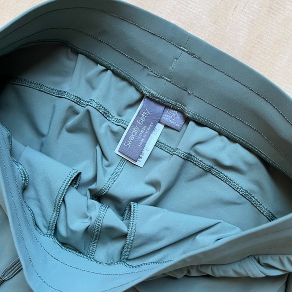 Sweaty Betty Green Explorer Tapered Athletic Pants⭐️ - Picture 6 of 6